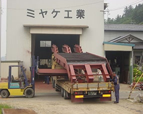 小松市　某大型電気店　階段